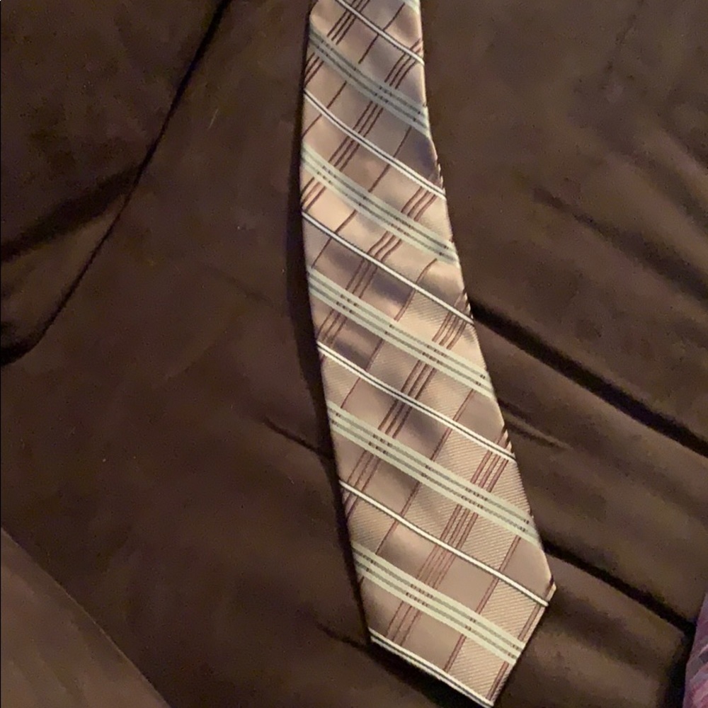 Men’s Warehouse 100% Silk Brown and Tan Tie